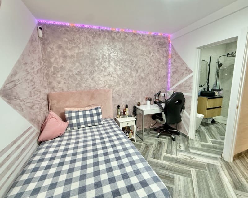 1 bedroom Bungalow for sale in Torrevieja - € 90,000 (Ref: 9503388)