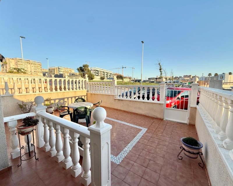 Apartamento de 2 habitaciones en Torrevieja en venta con piscina garaje - 159.995 € (Ref: 9510095)