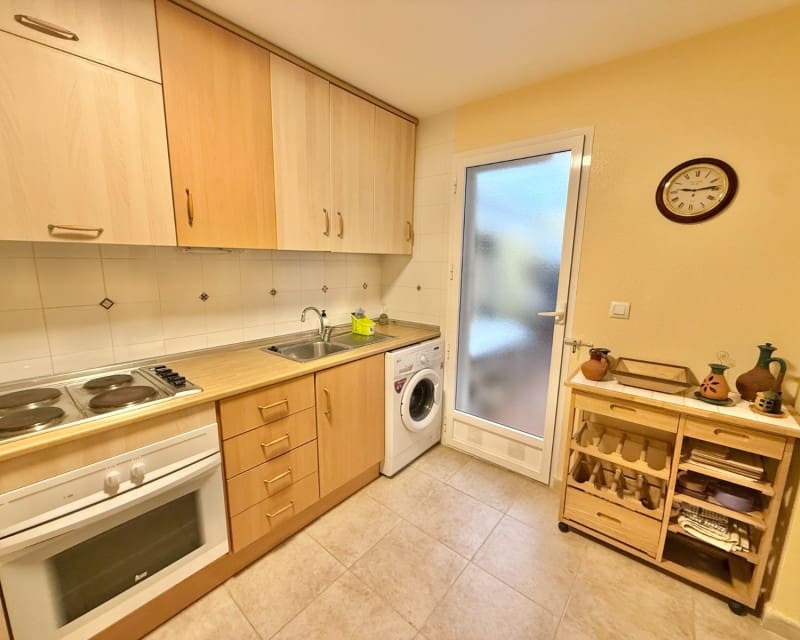 Apartamento de 2 habitaciones en Torrevieja en venta con piscina garaje - 159.995 € (Ref: 9510095)