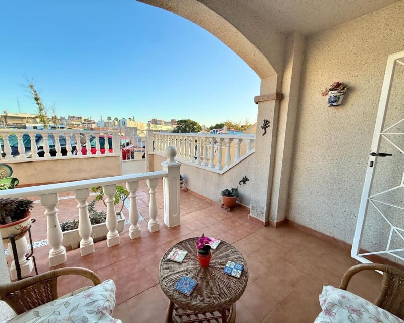 Apartamento de 2 habitaciones en Torrevieja en venta con piscina garaje - 159.995 € (Ref: 9510095)