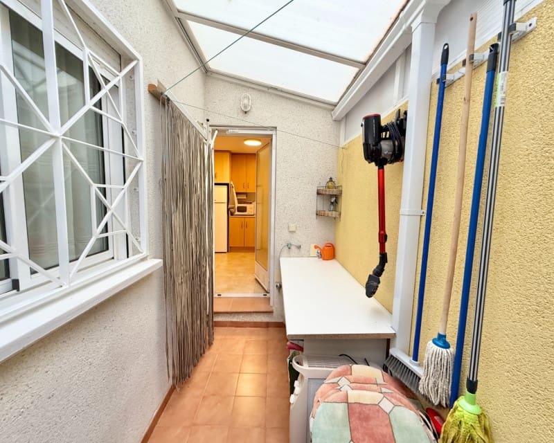 Apartamento de 2 habitaciones en Torrevieja en venta con piscina garaje - 159.995 € (Ref: 9510095)