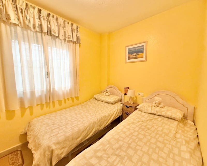 Apartamento de 2 habitaciones en Torrevieja en venta con piscina garaje - 159.995 € (Ref: 9510095)