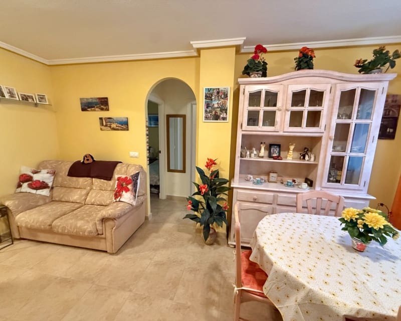 Apartamento de 2 habitaciones en Torrevieja en venta con piscina garaje - 159.995 € (Ref: 9510095)