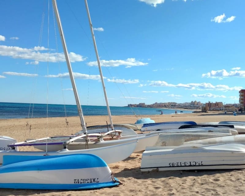 Apartamento de 2 habitaciones en Torrevieja en venta con piscina garaje - 159.995 € (Ref: 9510095)