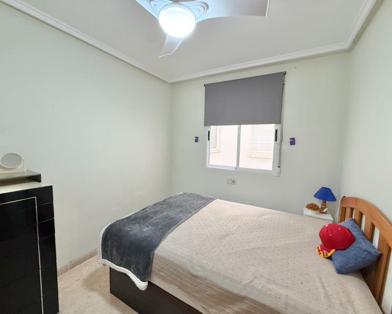 2 quarto Apartamento para venda em Torrevieja com piscina - 129 000 € (Ref: 9532627)