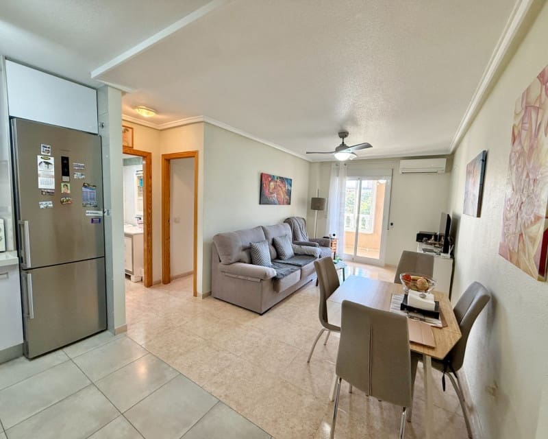 2 quarto Apartamento para venda em Torrevieja com piscina - 129 000 € (Ref: 9532627)