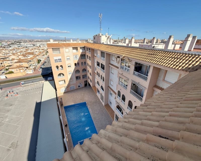 2 quarto Apartamento para venda em Torrevieja com piscina - 129 000 € (Ref: 9532627)
