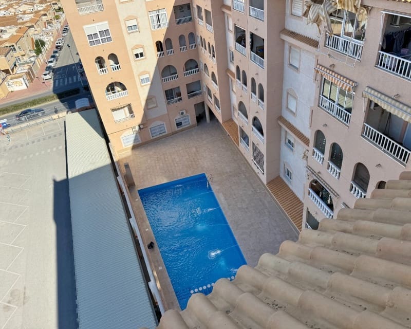 2 quarto Apartamento para venda em Torrevieja com piscina - 129 000 € (Ref: 9532627)