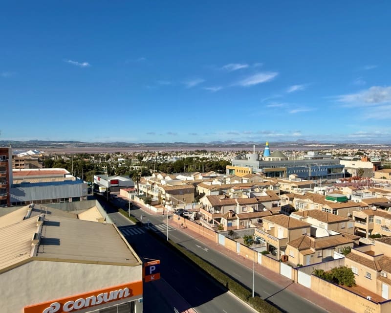2 quarto Apartamento para venda em Torrevieja com piscina - 129 000 € (Ref: 9532627)