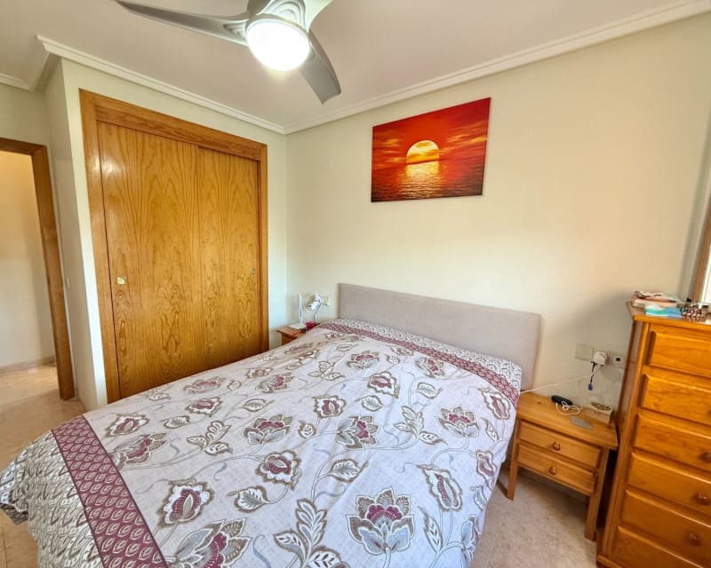 2 quarto Apartamento para venda em Torrevieja com piscina - 129 000 € (Ref: 9532627)