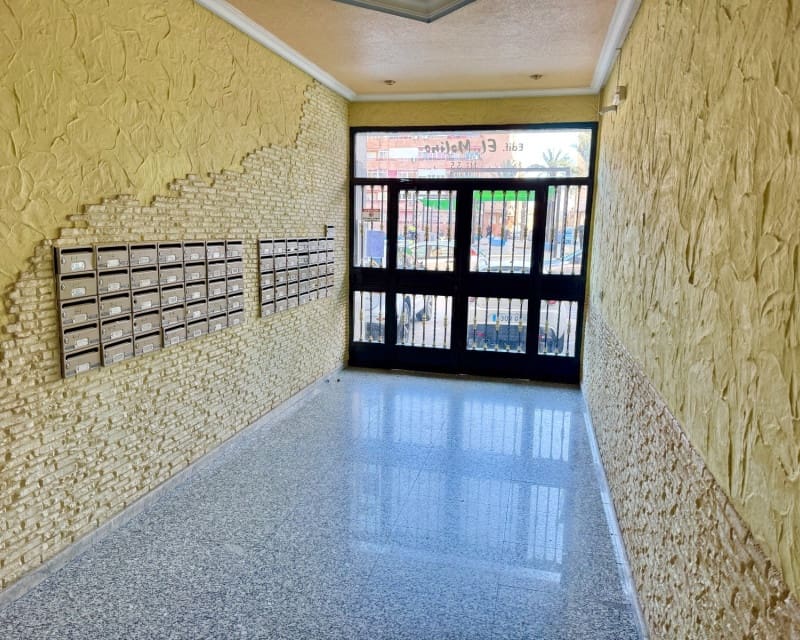 2 quarto Apartamento para venda em Torrevieja com piscina - 129 000 € (Ref: 9532627)