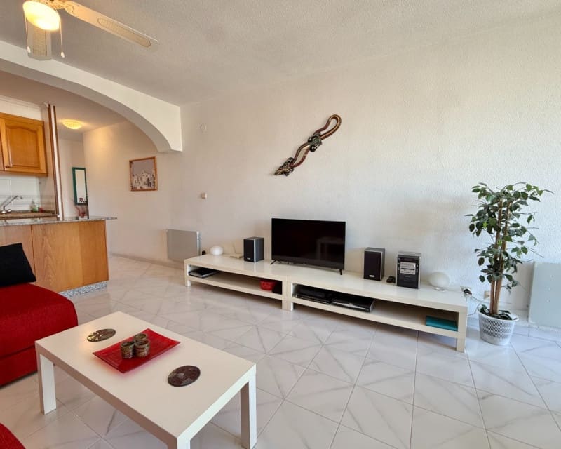 2 makuuhuone Huoneisto myytävänä paikassa Torrevieja mukana uima-altaan - 169 995 € (Ref: 9535259)