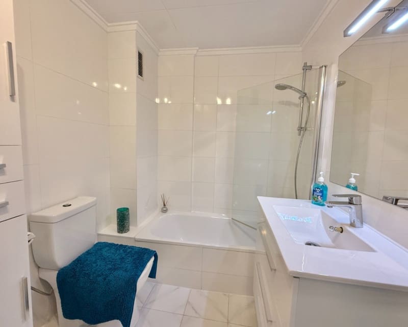 2 makuuhuone Huoneisto myytävänä paikassa Torrevieja mukana uima-altaan - 169 995 € (Ref: 9535259)