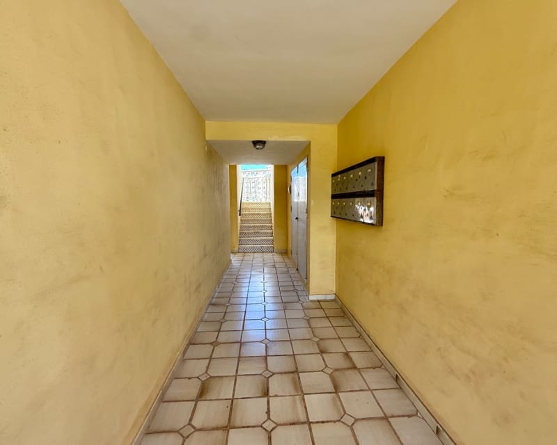 2 makuuhuone Huoneisto myytävänä paikassa Torrevieja mukana uima-altaan - 169 995 € (Ref: 9535259)