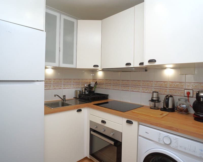 2 makuuhuone Huoneisto vuokrattavana paikassa Torrevieja mukana uima-altaan - 800 € (Ref: 9542265)