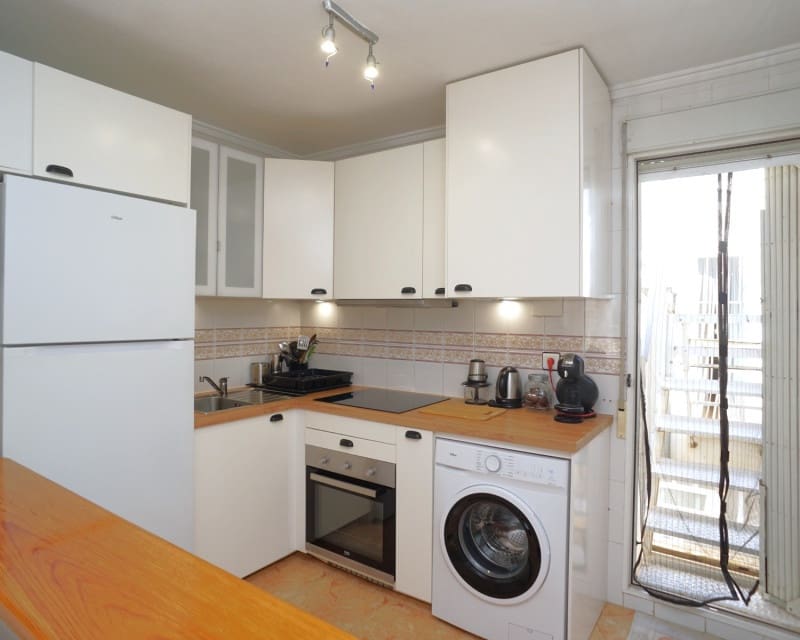 2 makuuhuone Huoneisto vuokrattavana paikassa Torrevieja mukana uima-altaan - 800 € (Ref: 9542265)