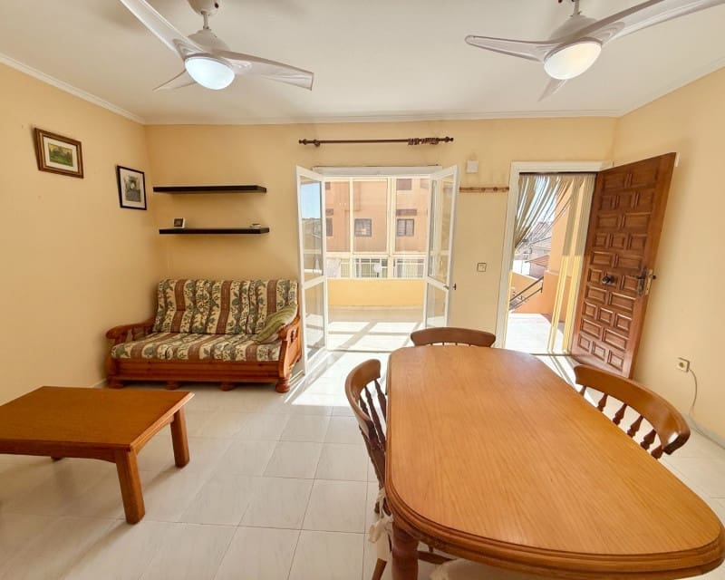 2 soveværelse Lejlighed til salg i Torrevieja med swimmingpool - € 150.000 (Ref: 9624047)