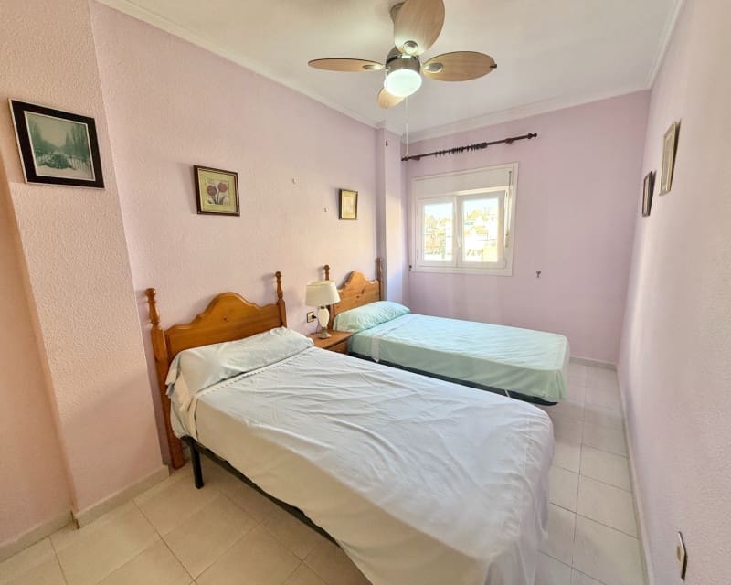 2 soveværelse Lejlighed til salg i Torrevieja med swimmingpool - € 150.000 (Ref: 9624047)