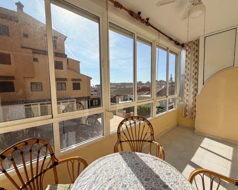 2 soveværelse Lejlighed til salg i Torrevieja med swimmingpool - € 150.000 (Ref: 9624047)