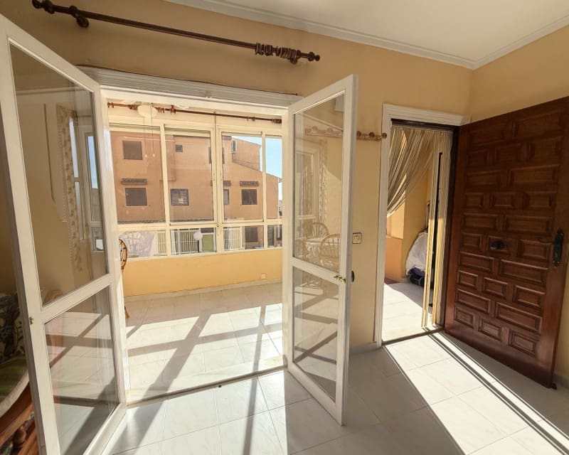 2 soveværelse Lejlighed til salg i Torrevieja med swimmingpool - € 150.000 (Ref: 9624047)