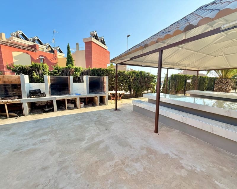 2 soveværelse Lejlighed til salg i Torrevieja med swimmingpool - € 150.000 (Ref: 9624047)