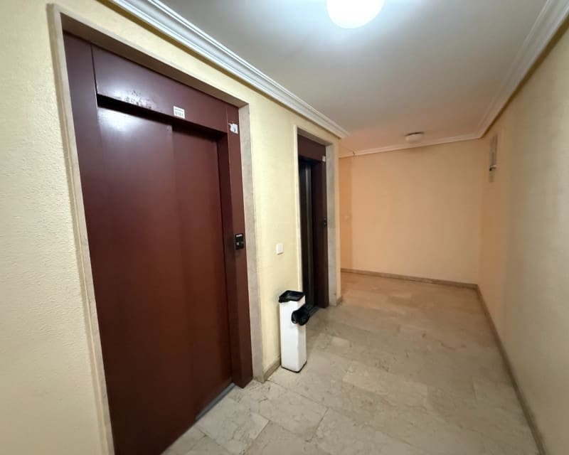 1 bedroom Apartment for sale in Torrevieja with pool - € 99,500 (Ref: 9624179)