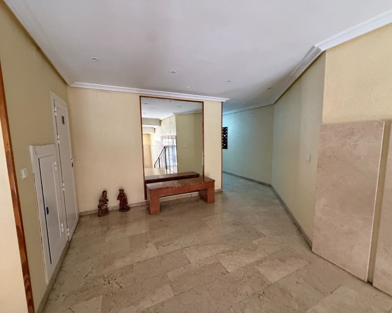 1 bedroom Apartment for sale in Torrevieja with pool - € 99,500 (Ref: 9624179)