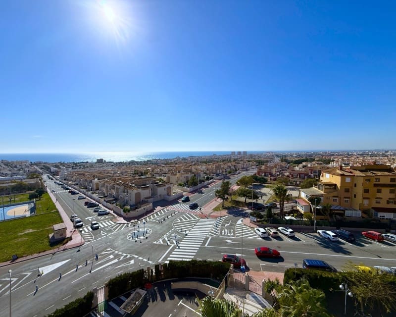 2 soverom Leilighet til salgs i Torrevieja med svømmebasseng - € 195 000 (Ref: 9650820)