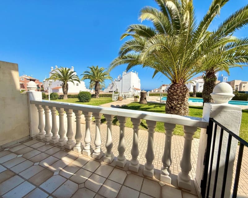 Apartament na sprzedaż w Torrevieja z basenem - 106 000 € (Ref: 9679103)