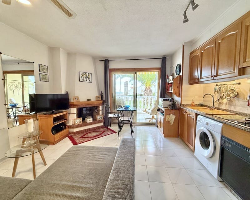 Apartament na sprzedaż w Torrevieja z basenem - 106 000 € (Ref: 9679103)