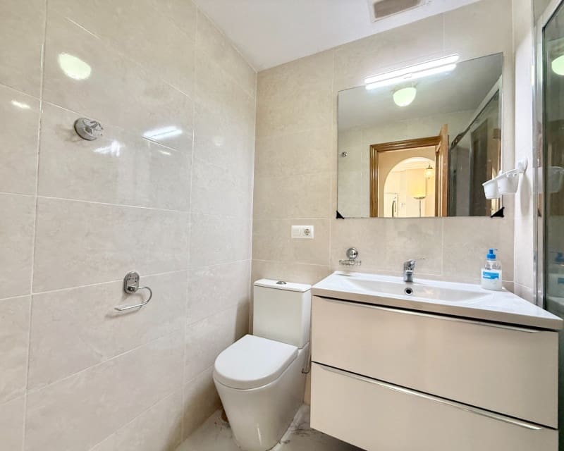 2 sovrum Lägenhet till salu i Torrevieja med pool - 145 000 € (Ref: 9708076)