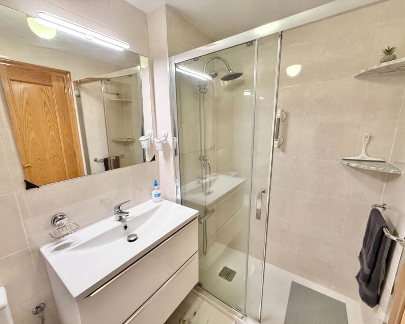 2 sovrum Lägenhet till salu i Torrevieja med pool - 145 000 € (Ref: 9708076)