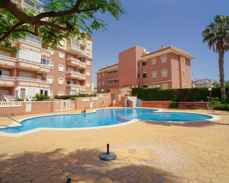 2 sovrum Lägenhet till salu i Torrevieja med pool - 145 000 € (Ref: 9708076)