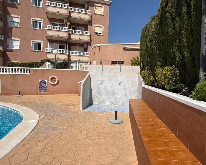 2 sovrum Lägenhet till salu i Torrevieja med pool - 145 000 € (Ref: 9708076)