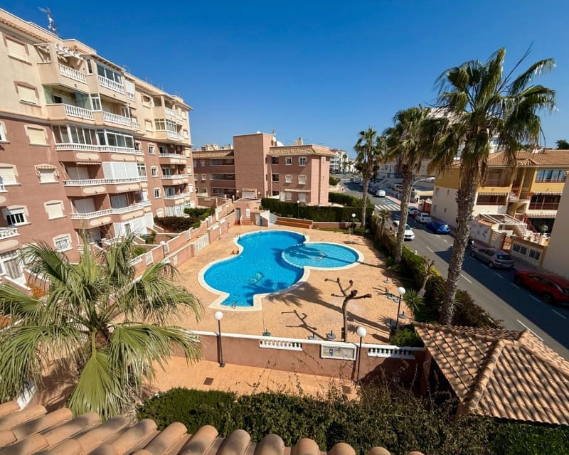 2 sovrum Lägenhet till salu i Torrevieja med pool - 145 000 € (Ref: 9708076)