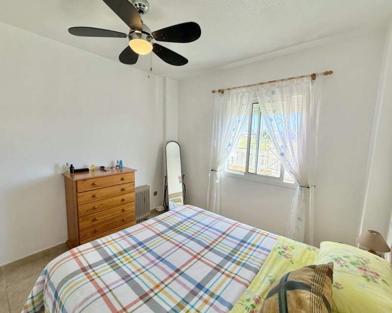 2 soverom Leilighet til salgs i Torrevieja med svømmebasseng garasje - € 168 000 (Ref: 9745127)