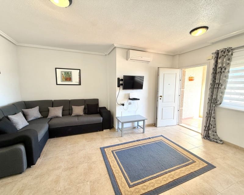 2 soverom Leilighet til salgs i Torrevieja med svømmebasseng garasje - € 168 000 (Ref: 9745127)