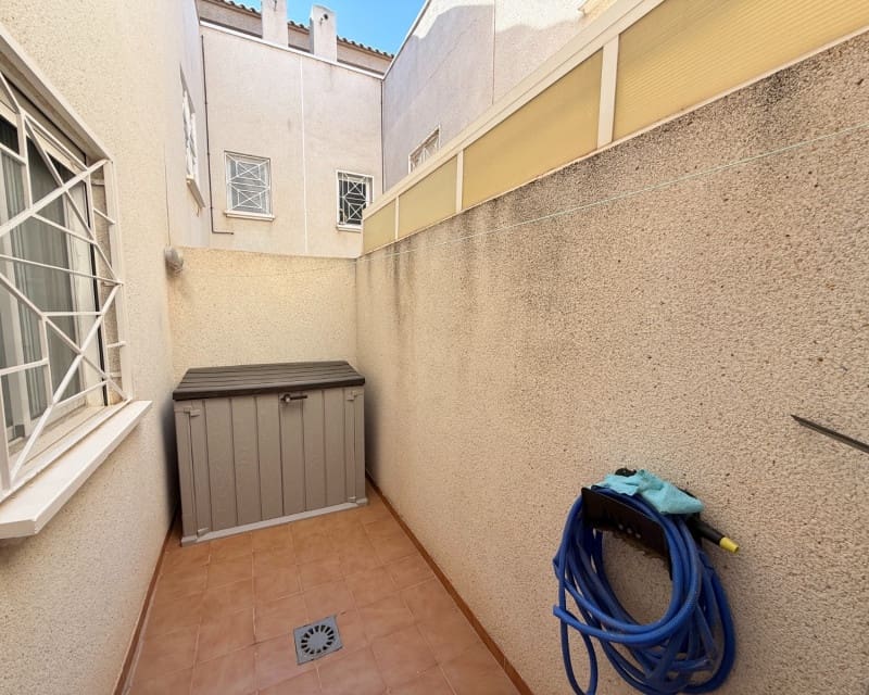 2 soverom Leilighet til salgs i Torrevieja med svømmebasseng garasje - € 168 000 (Ref: 9745127)