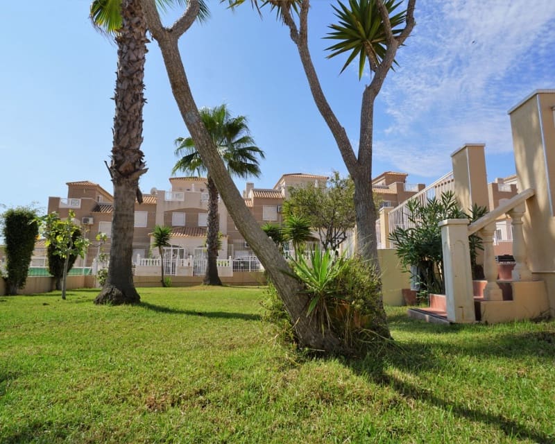 2 soverom Leilighet til salgs i Torrevieja med svømmebasseng garasje - € 168 000 (Ref: 9745127)