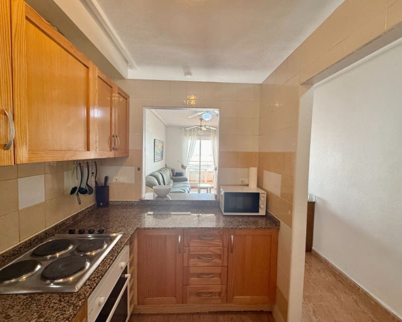 2 quarto Apartamento para arrendar em Torrevieja com piscina - 700 € (Ref: 9759388)