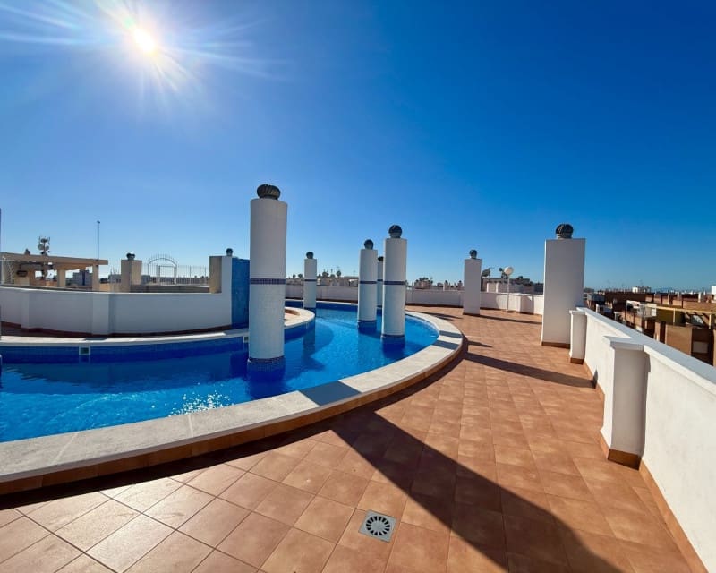 2 quarto Apartamento para arrendar em Torrevieja com piscina - 700 € (Ref: 9759388)