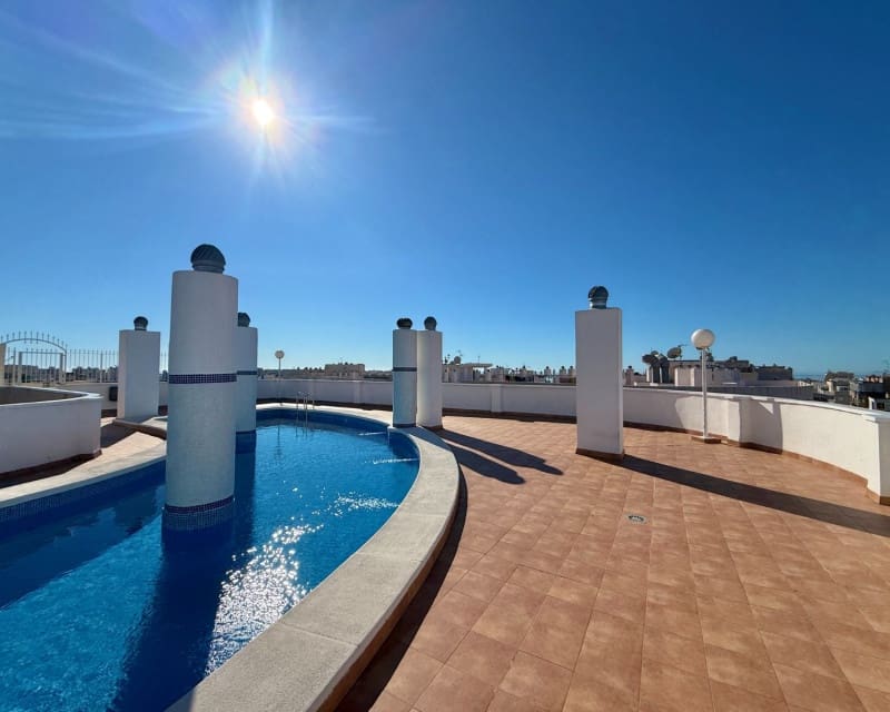 2 quarto Apartamento para arrendar em Torrevieja com piscina - 700 € (Ref: 9759388)