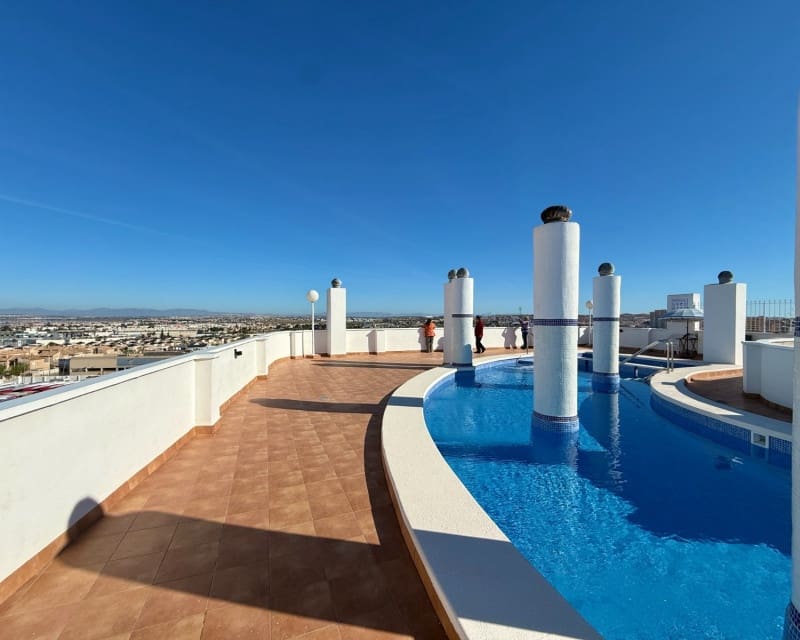 2 quarto Apartamento para arrendar em Torrevieja com piscina - 700 € (Ref: 9759388)