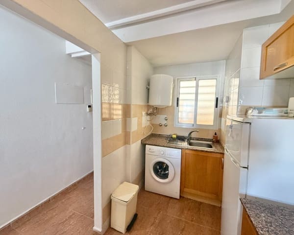 2 quarto Apartamento para arrendar em Centro, Torrevieja com piscina - 700 € (Ref: 9759388)