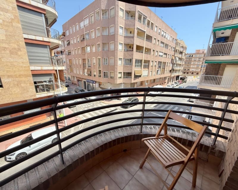 3 soveværelse Lejlighed til salg i Torrevieja - € 209.000 (Ref: 9893067)