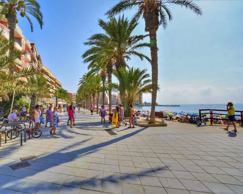 3 soveværelse Lejlighed til salg i Torrevieja - € 209.000 (Ref: 9893067)
