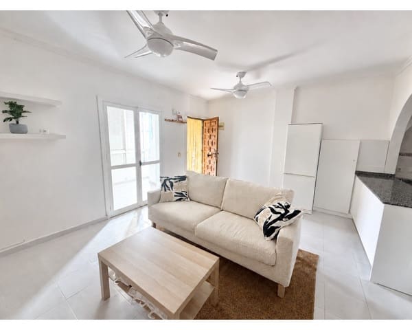 2 slaapkamer Appartement te huur in Torreblanca, Torrevieja met zwembad - € 875 (Ref: 9937105)