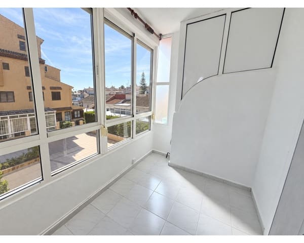 2 slaapkamer Appartement te huur in Torreblanca, Torrevieja met zwembad - € 875 (Ref: 9937105)