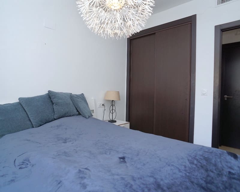 2 soveværelse Lejlighed til leje i Torrevieja med swimmingpool garage - € 1.200 (Ref: 9975808)