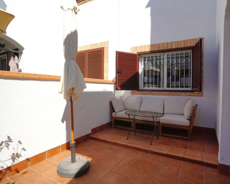 2 soveværelse Lejlighed til leje i Torrevieja med swimmingpool garage - € 1.200 (Ref: 9975808)